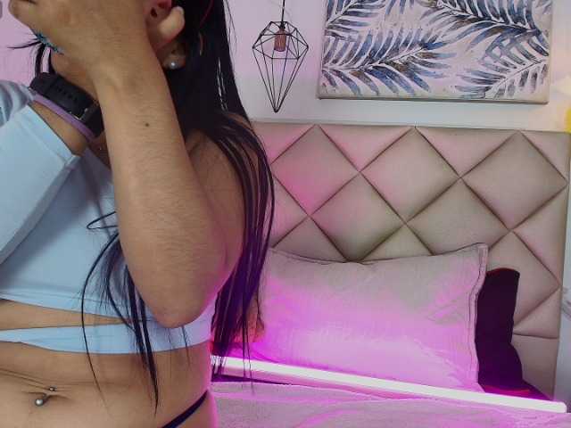 Melannyy-- live cam on BongaCams