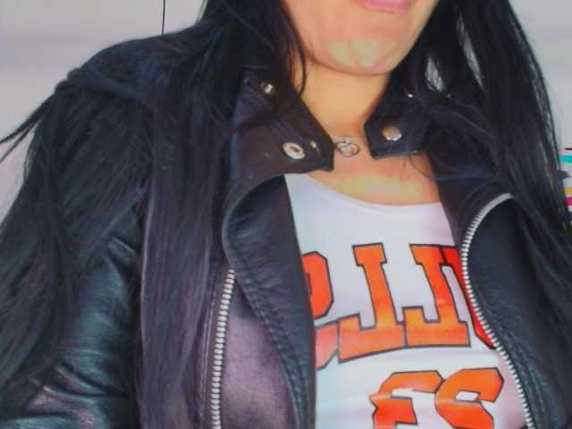 Melannyy-- live cam on BongaCams