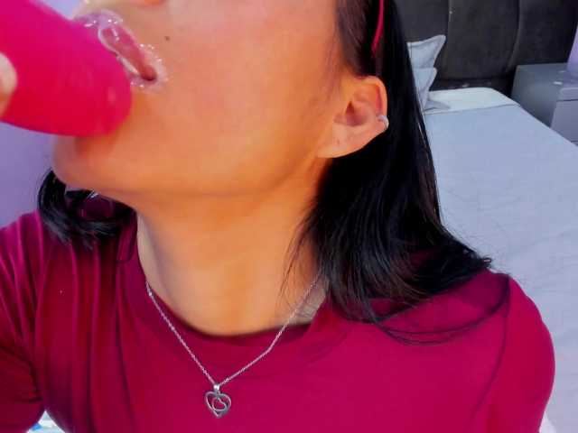 Melannyy-- live webcam show