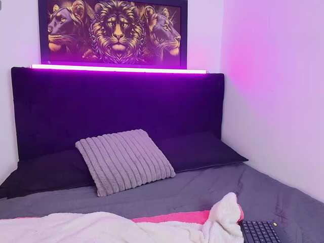 Melannyy-- live cam on BongaCams