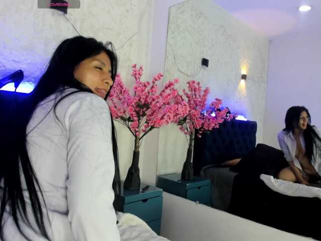 Melannyy-- live cam on BongaCams