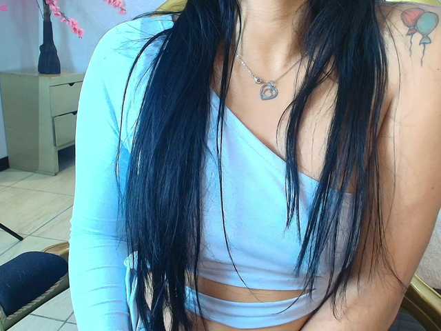 Melannyy-- live cam on BongaCams