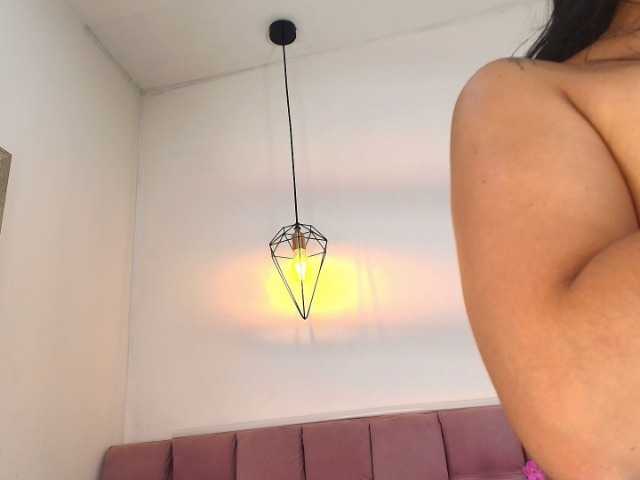 Melannyy-- live cam on BongaCams