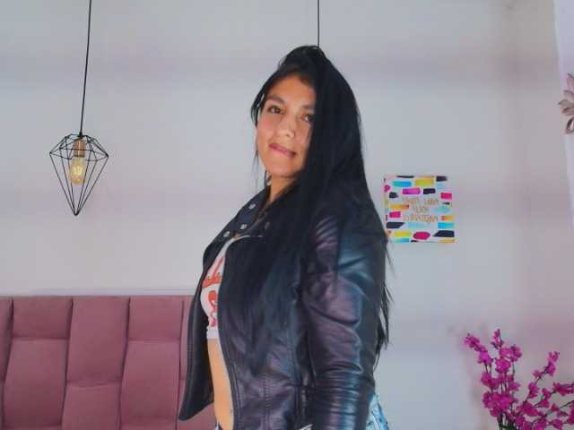 Melannyy-- live cam on BongaCams