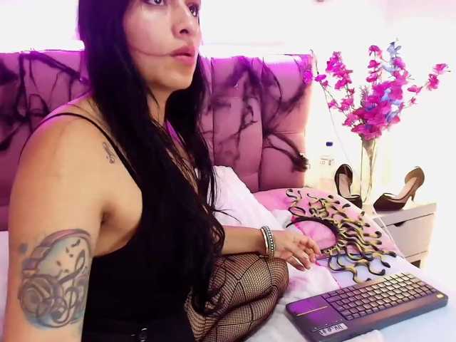Melannyy-- live cam on BongaCams