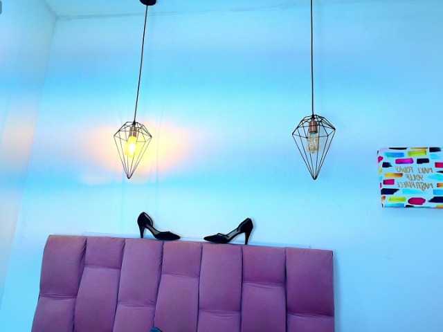 Melannyy-- live cam on BongaCams