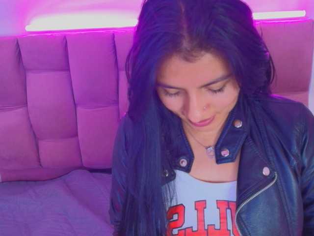 Melannyy-- live cam on BongaCams