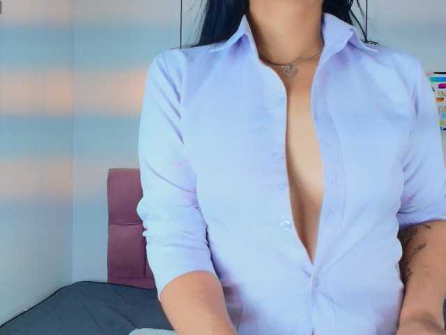 Melannyy-- live cam on BongaCams