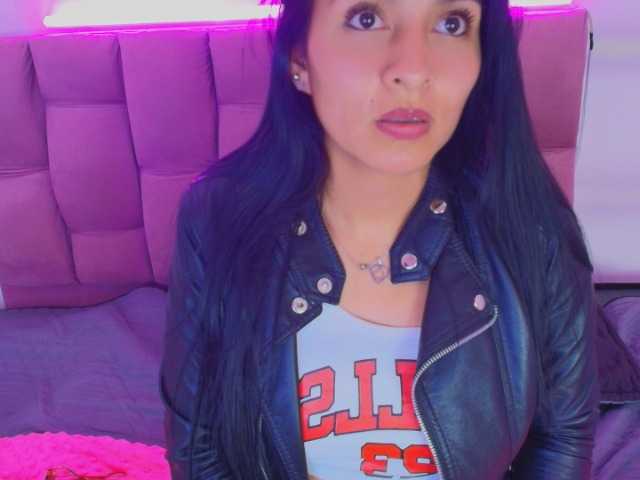 Melannyy-- live cam on BongaCams