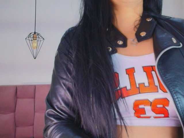 Melannyy-- live cam on BongaCams