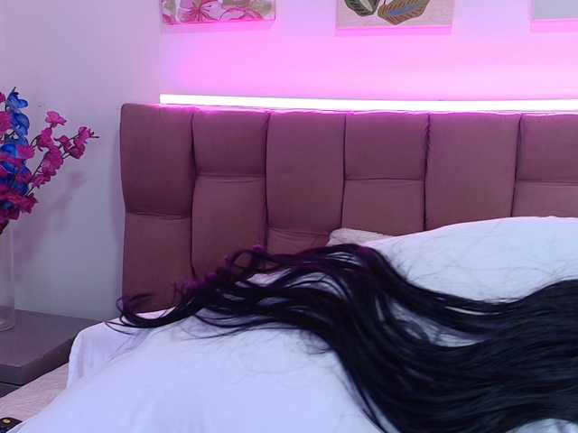 Melannyy-- live cam on BongaCams