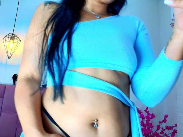 Melannyy-- live cam on BongaCams
