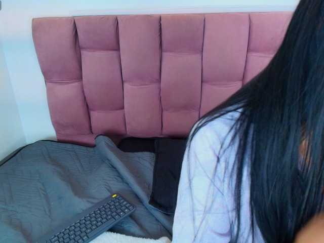 Melannyy-- live cam on BongaCams