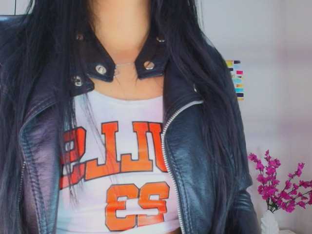 Melannyy-- live cam on BongaCams