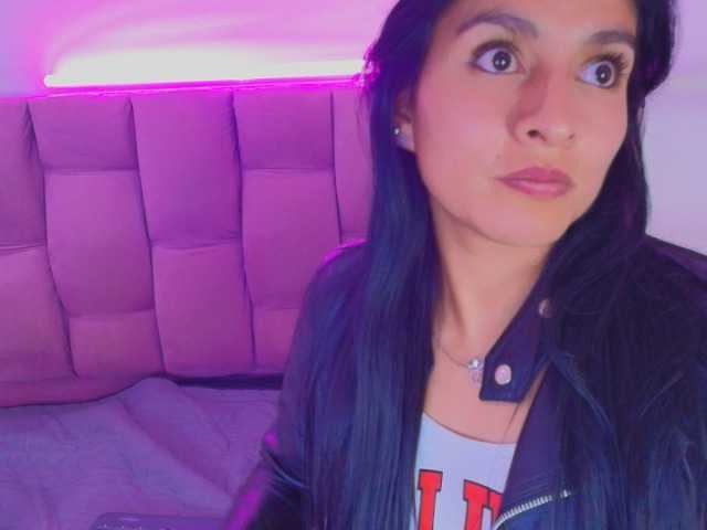 Melannyy-- live cam on BongaCams
