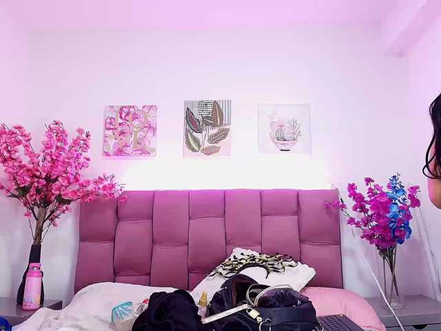 Melannyy-- live cam on BongaCams