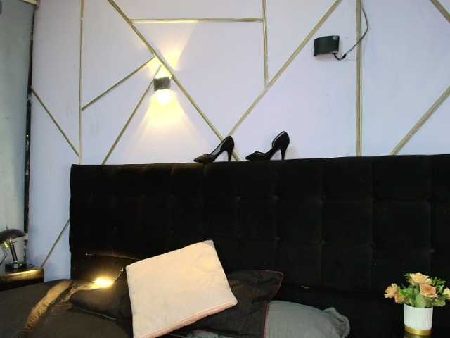 Melannyy-- live cam on BongaCams