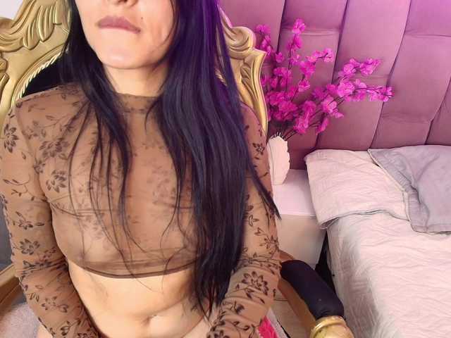 Melannyy-- live cam on BongaCams