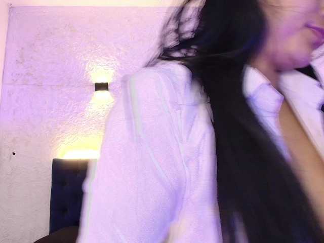 Melannyy-- live cam on BongaCams