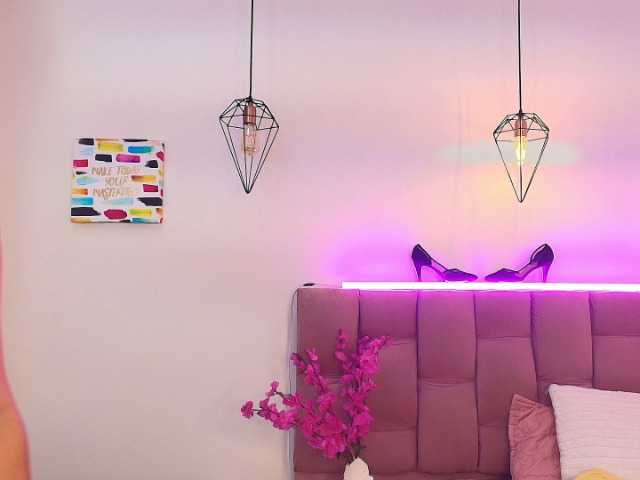 Melannyy--'s BongaCams show and profile