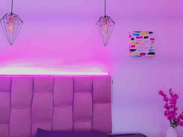 Melannyy-- Live Webcam on BongaCams