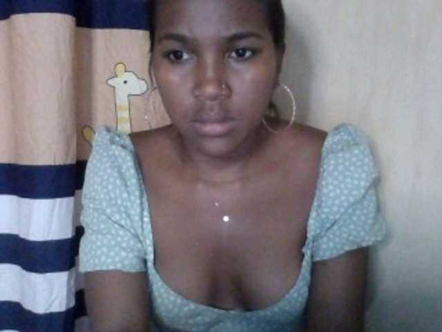 Adohh live cam on BongaCams