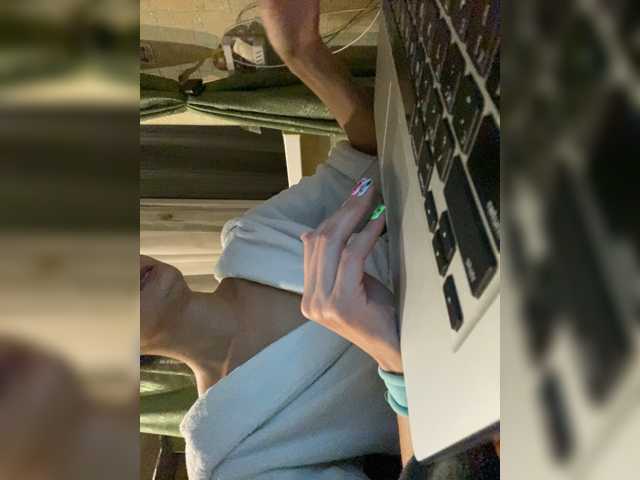 sweet-space8899-9988-1 live cam