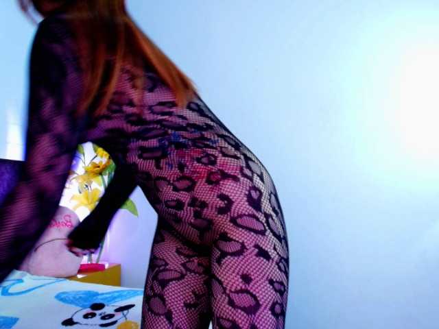 MiiaParis live cam on BongaCams