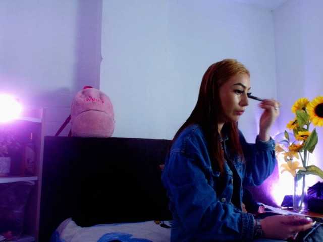 MiiaParis live cam on BongaCams