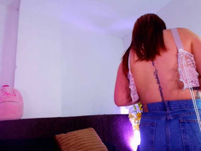 MiiaParis live cam on BongaCams