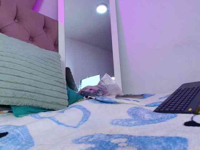 MiiaParis webcam