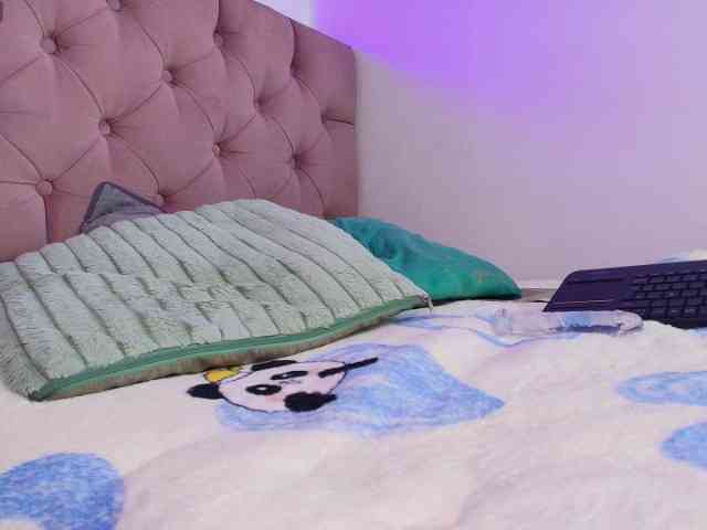 MiiaParis webcam