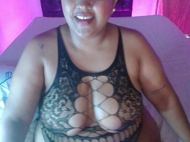 Aleja-wish live cam on BongaCams