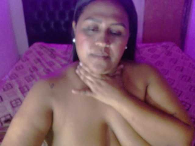 Aleja-wish live cam on BongaCams