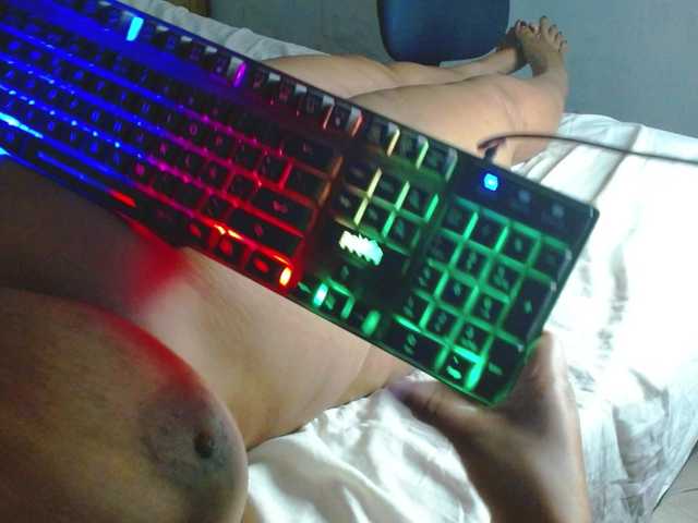 Aleja-wish live cam on BongaCams