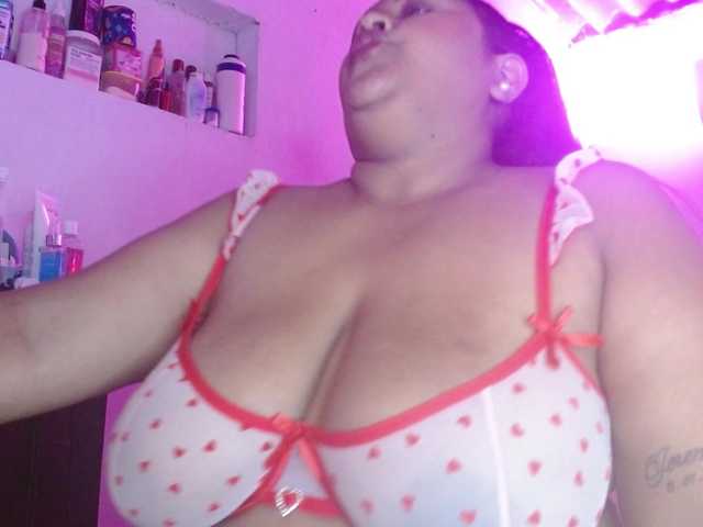 Aleja-wish live cam on BongaCams