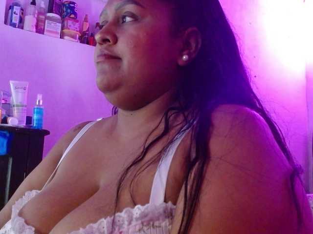 Aleja-wish live cam on BongaCams