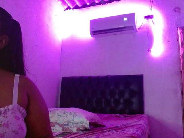 Aleja-wish live cam on BongaCams