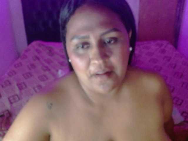 Aleja-wish live cam on BongaCams