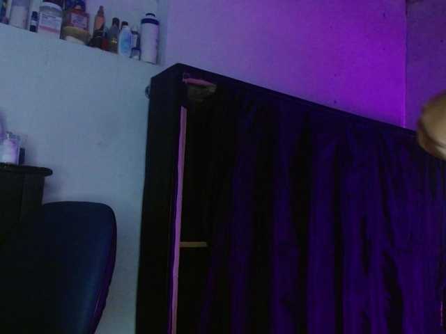 Aleja-wish live cam on BongaCams