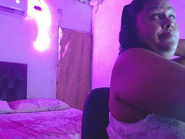 Aleja-wish live cam on BongaCams