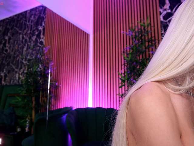 BarbieKara live cam