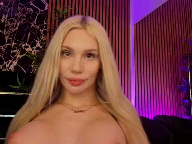 BarbieKara Live Webcam on BongaCams