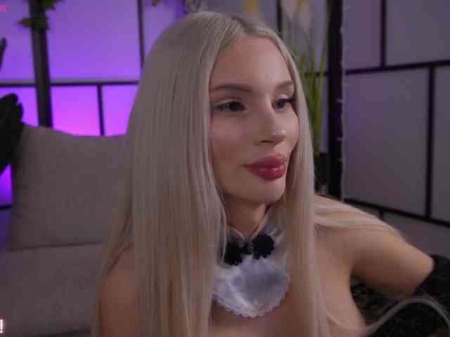 BarbieKara Live Webcam on BongaCams