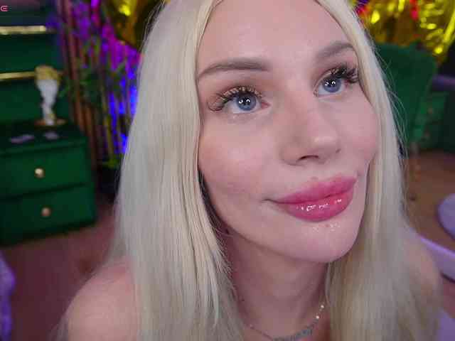 BarbieKara Live Webcam on BongaCams