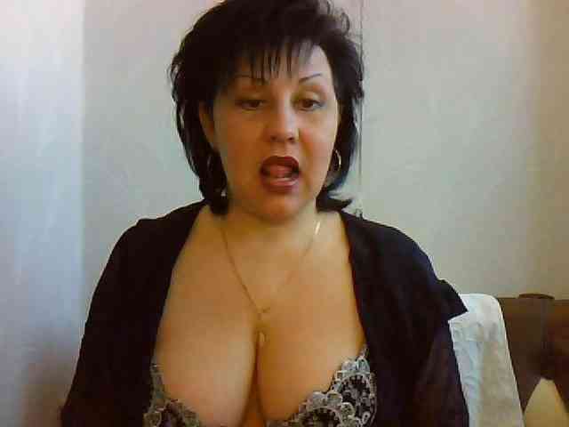 ChokoPiss-69 webcam