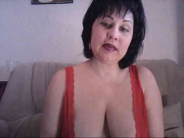 Este modelo está en vivo ahora. Natali-63