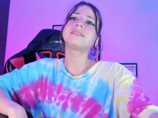 lolamustaine live cam on BongaCams