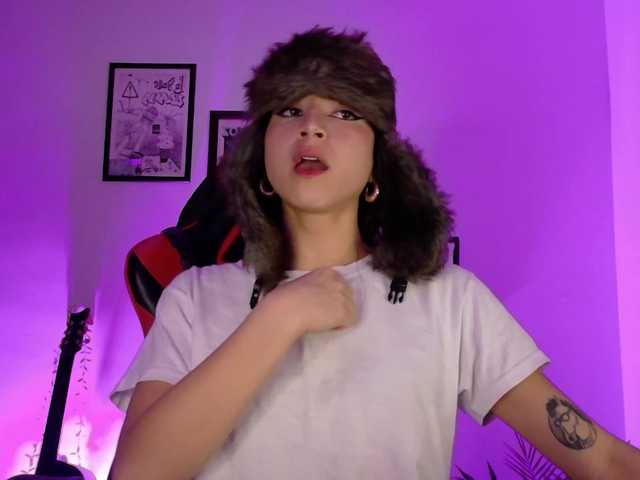 LolaMustaine's BongaCams show and profile