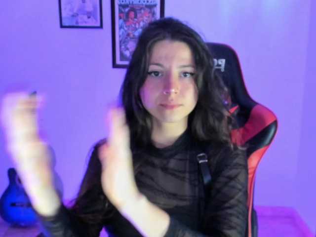 lolamustaine live cam on BongaCams